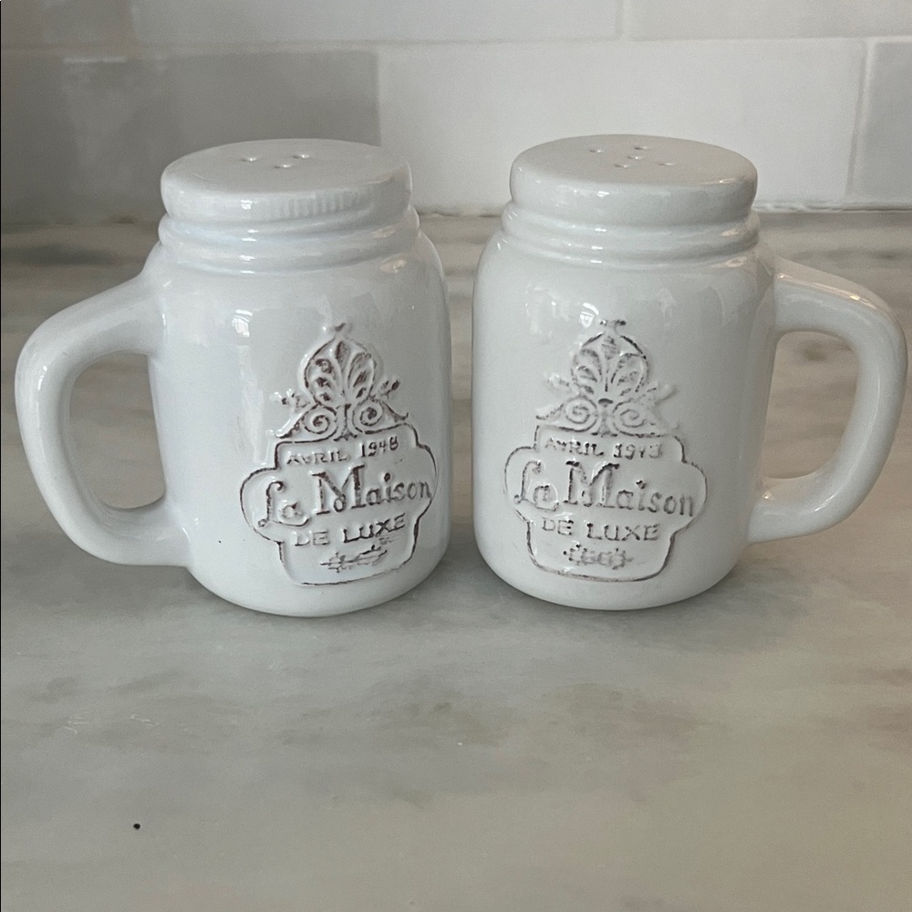 💛 Le Maison de Luxe White Ceramic Salt and Pepper Shakers